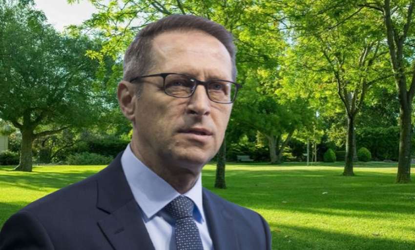 Varga Mihály portréja hivatalos öltözetben